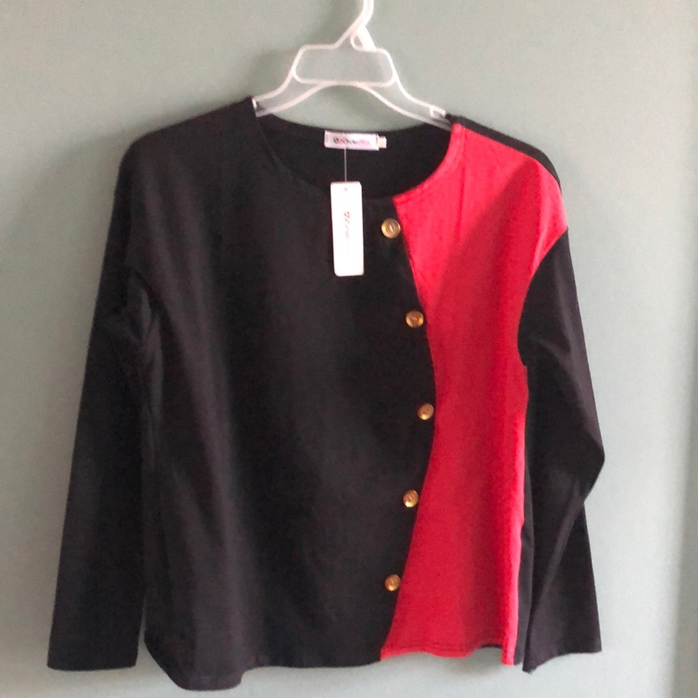 Woman’s Long sleeve top.